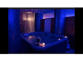 Massaggi - benessere Catania - DALL'ORIENTE UN PIACEVOLE MASSAGGIO E RELAX...NUOVA RAGAZZA Tel:3475288061