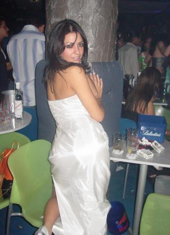 Festaiola: 26 anni. Occhi Marroni.In cerca di uomo vicino a Trento Tel: