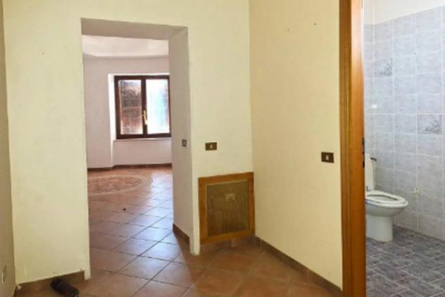 Immobile in asta di 228 m², box auto in vendita a Gualdo Tadino - Foto 2