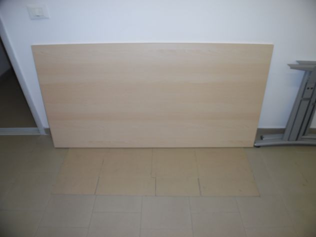 1 SCRIVANIA/TAVOLO GRANDE,ROBUSTA,OTTIME CONDIZIONI,COMPLETA,LEGNO,GAMBE METALLO - Foto 4