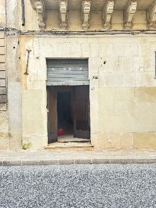 LOCALE COMMERCIALE