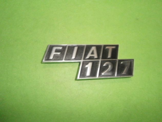 Scritta logo targhetta baule posteriore Fiat 127 prima serie "NUOVA" in metallo - Foto 3