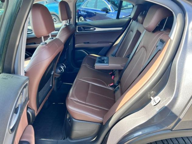 Alfa Romeo Stelvio 2.2 Turbodiesel 210 CV AT8 Q4 Executive - Foto 7
