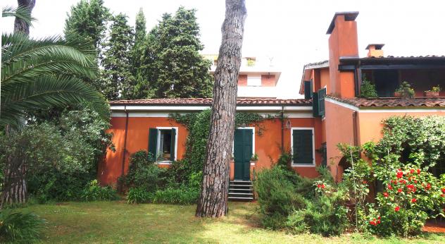 Villa in vendita a Avenza - Carrara 340 mq Rif: 1240156 - Foto 4