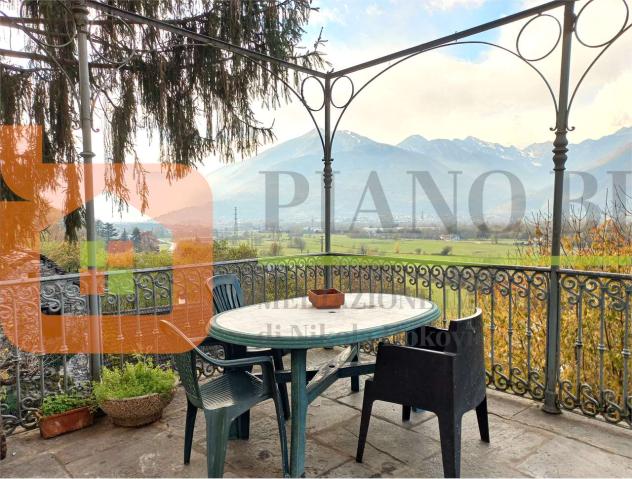 V000503 - VILLA CON PARCO E TERRENI - Foto 9