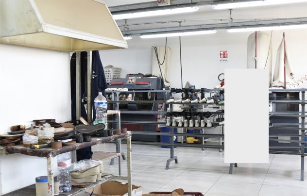 Due locali artigianali attigui nel “Condominio Elettra” - Foto 7