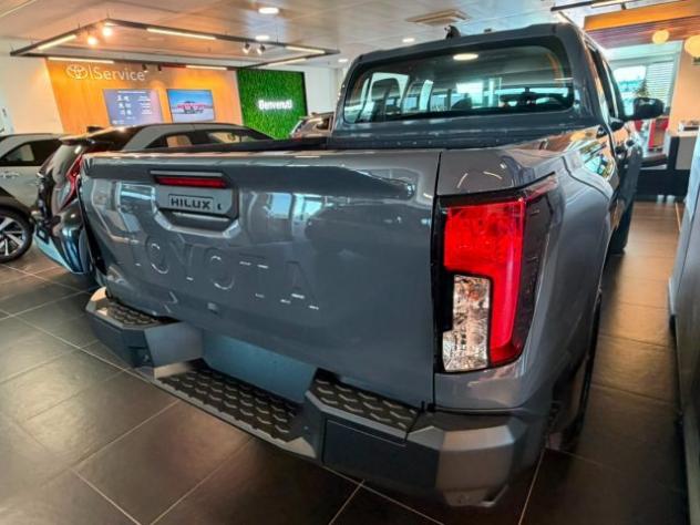 TOYOTA Hilux NG26 2.8 D-4D A/T 4WD 48V 4 porte Double Cab rif. 23719198 - Foto 3