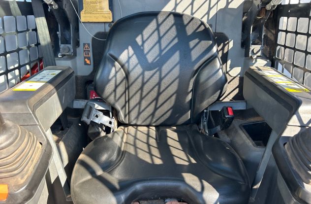 BOBCAT S76 - Foto 3