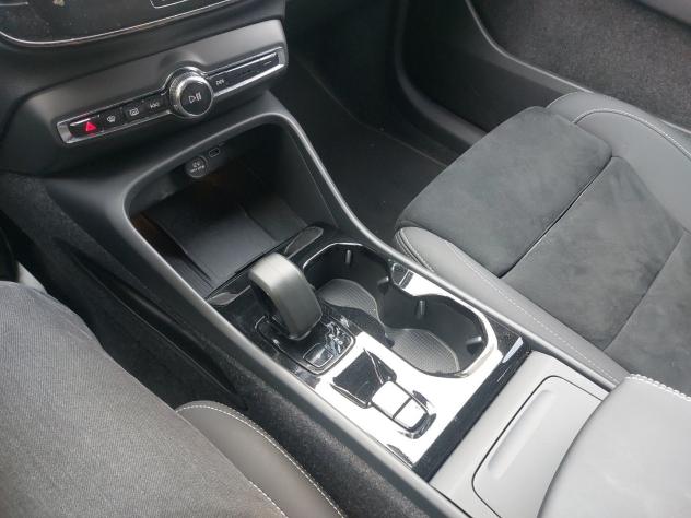 Volvo XC40 XC40 2.0 b4 Ultra Black Edition auto - Foto 8