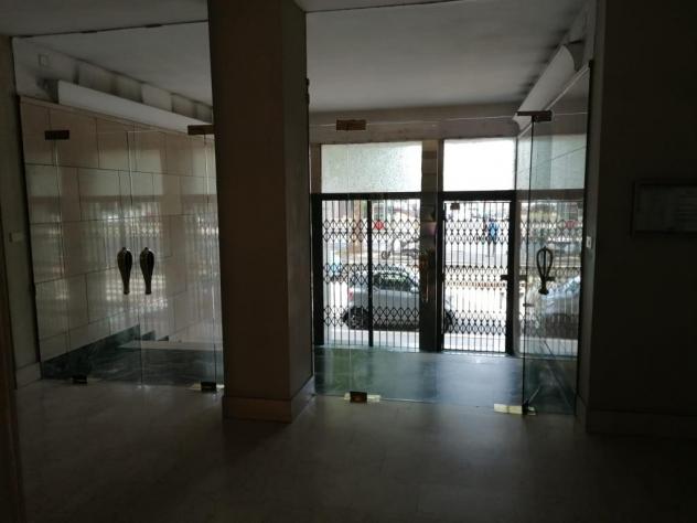 Piazza Adriano Affittiamo luminoso signorile zona Tribunale e al Politecnico ampio Appartamento parzialmente arredato - Foto 4