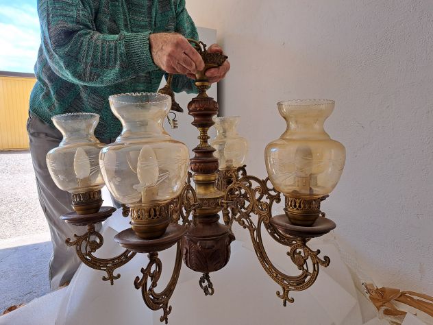 LAMPADARIO IN OTTONE E LEGNO - Foto 3