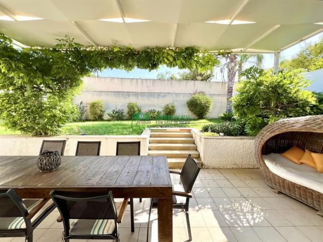 RIF. 2283 - Villa a schiera con verande e garage a Marina di Ragusa
