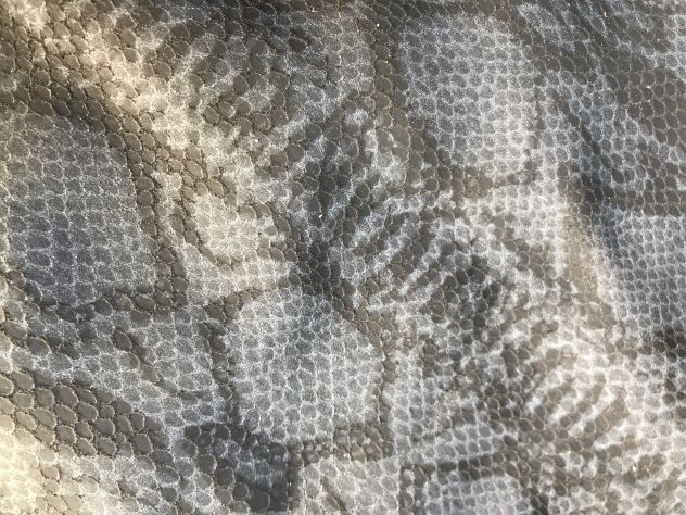 Pelle nera stampata pitone per artigianato - SER4 - Foto 3