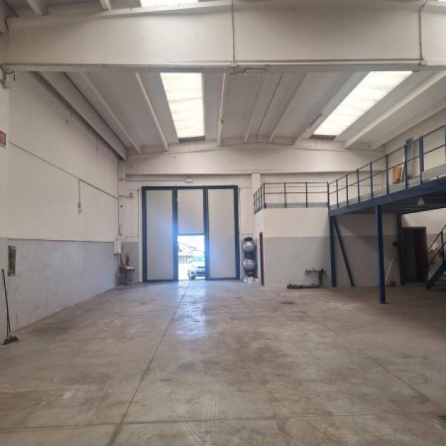 Immobile di 315 m² con 1 locale in affitto a Castelnuovo Rangone - Foto 8