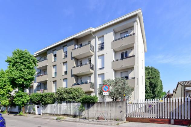Appartamento di 105 m² con 3 locali e box auto in vendita a Desio