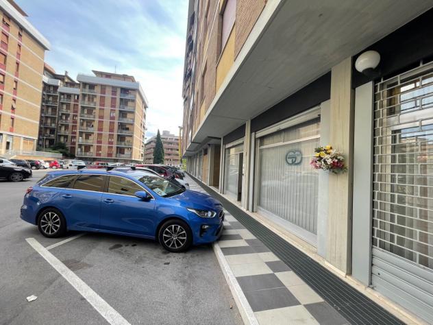 3 Vetrine in vendita a Perugia