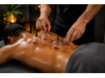 Massaggi - benessere Milano - Massaggiatore per massaggio con coppette Tel:3917392017