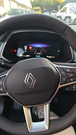 Renault Captur 1.2 GPL 120CV Techno KM0 2026 - Foto 3