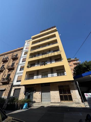 Locale Commerciale in affitto a Palermo, Libertà - Foto 2