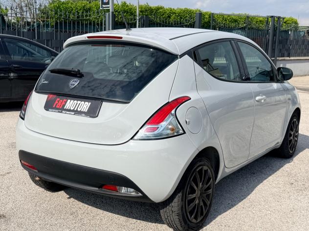 Lancia Ypsilon 1.2 69 CV 5 porte GPL Ecochic Elefantino Blu - Foto 4
