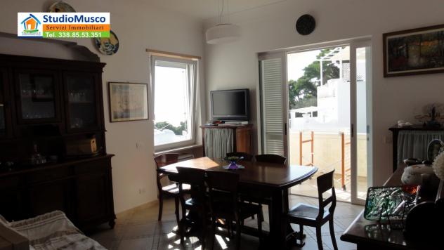 Studio Musco vende a Capri, via Dalmazio Birago, interessante appartamento, al secondo ed ultimo piano. L' appartamento è di circa 100mq coperti e ci - Foto 12