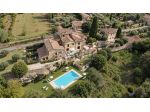 Appartamento rustico con terrazza panoramica e piscina comune