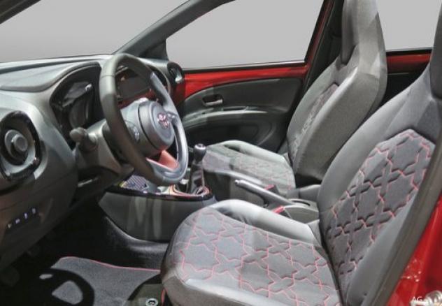 Toyota Aygo X 1.0 Active 72cv s-cvt - Foto 4