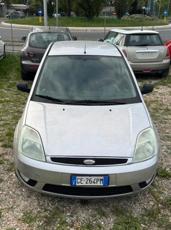 Ford Fiesta 1.2 16V 3p. Ghia Neopatentati - Foto 3