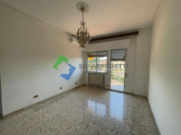 Zona Uncinello a Siena, appartamento con ampio balcone panoramico. - Foto 3