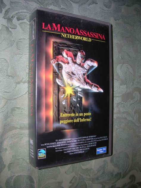 LA MANO ASSASSINA