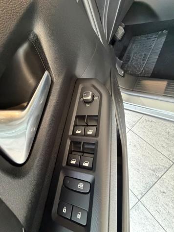Jeep Compass E-Hybrid 1.2 Turbo MHEV 106kW Summit DCT/first edition - Foto 10
