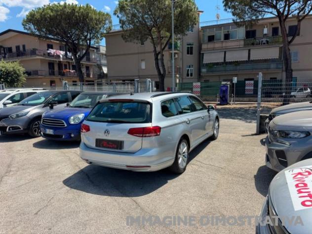 VOLKSWAGEN Passat Variant 2.0 TDI 150 Cv DSG Executive BlueMotion Tech. rif. 24039766 - Foto 6