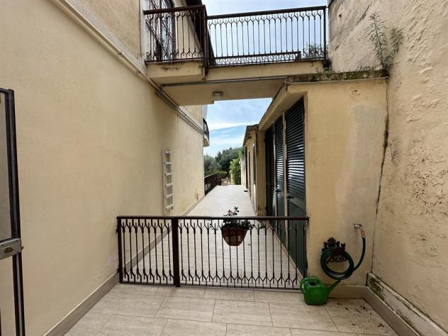 QUADRILOCALE VISTA MARE CON GIARDINO E GRANDE BOX - Foto 4