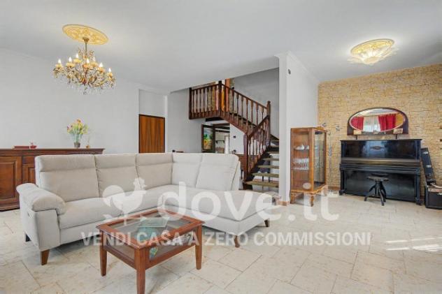 Villa di 287 m² con più di 5 locali e box auto doppio in vendita a Settala - Foto 2
