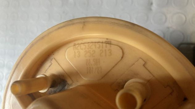 Pompa carburante Opel Corsa D 1.3CDTI del 2010 (13252213) - Foto 4