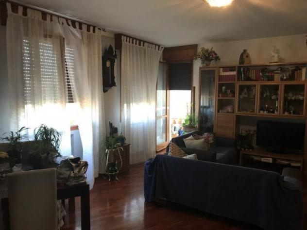Appartamento di 120 m² con 4 locali e box auto in vendita a Novi di Modena