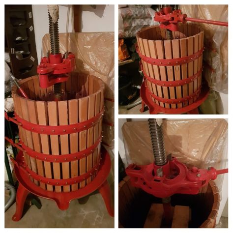 Torchio e 2 botti per uva
