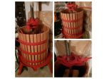 Torchio e 2 botti per uva