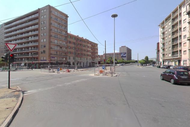 PIAZZA CARDUCCI DECOROSO TRILOCALE RISTRUTTURATO - Foto 2