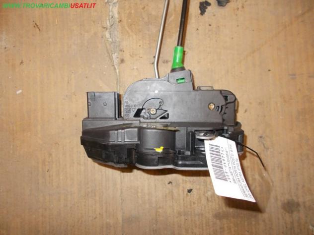 SERRATURA PORTA POST.D. 6 PIN SW OPEL ASTRA (P10) 5p  Carrozzeria  Lamierati esterni  Porte  Serratura porta p OPEL - ASTRA J - 01-02-2010 - 01-08-201