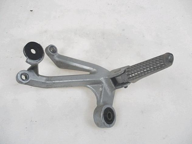 PEDALINA POSTERIORE DESTRA SUZUKI GSX R 750 1994 - 2003 4360033E00 REAR RIGHT FOOTREST
