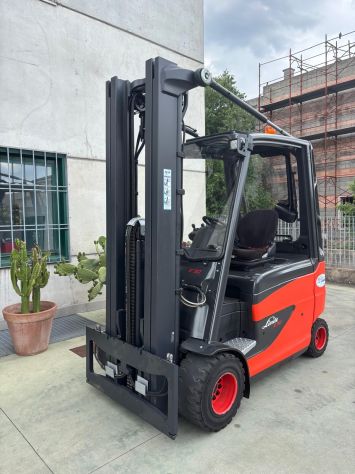 Carrello elevatore usato Linde E30 HL-01-600
