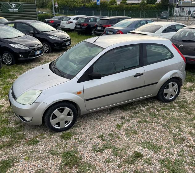 Ford Fiesta 1.2 16V 3p. Ghia Neopatentati - Foto 8