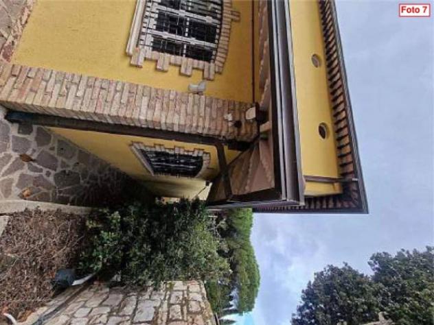 Immobile in asta di 392 m² con più di 5 locali e box auto in vendita a Perugia - Foto 3