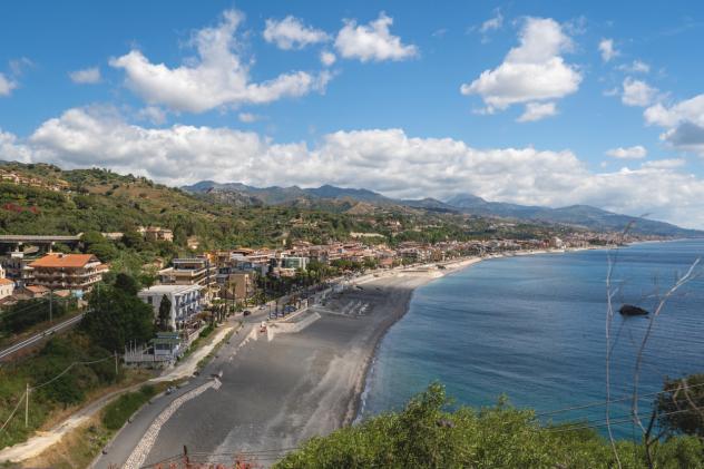 Bilocale in vendita a Sant'Alessio Siculo