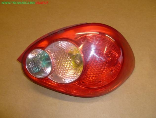 FANALE POST.D. TOYOTA AYGO (KGB10)  Parti elettriche  Fanaleria  Fanali  Fanale post. sx. TOYOTA - AYGO - 01-07-2005 - 01-06-2014