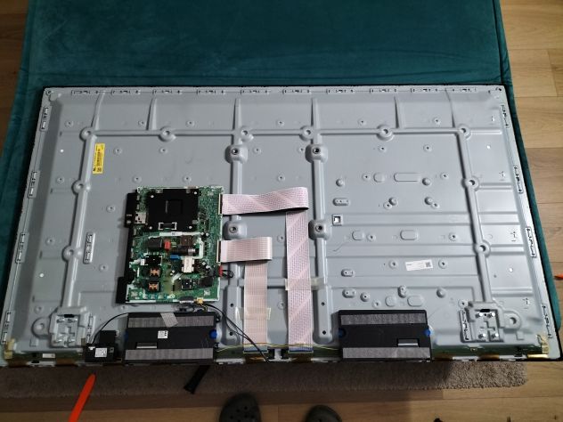 Pezzi di ricambio Smart Tv SAMSUNG UE55TU7090UXZT. - Foto 3