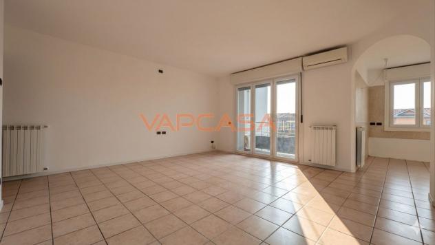 ESCLUSIVO E LUMINOSO TRIOLOCALE CON BOX DOPPIO - Foto 10