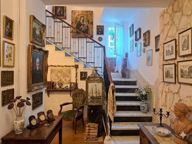 casa indipendente in vendita a Carrara in zona Fossola