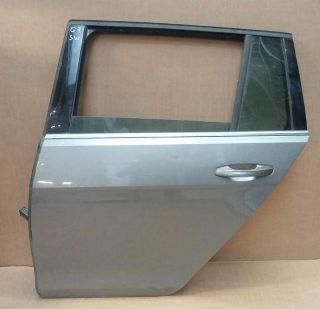 PORTA POST. S. GRIGIO ORO MET. C/ALZ. E SERR 999-U1294594 Carrozzeria  Lamierati esterni  Porte  Porta post. sx. VOLKSWAGEN - GOLF 7 Variant - 01-07-2